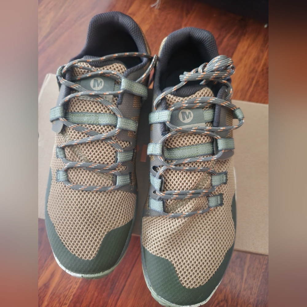 NEW Merrell Mens Hiking shoes